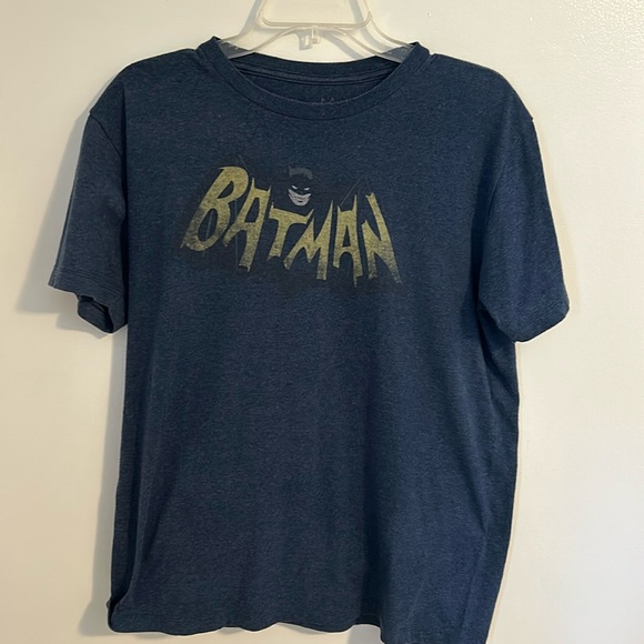 DC Comics Batman navy blue distressed logo  shirt size M - Picture 1 of 4